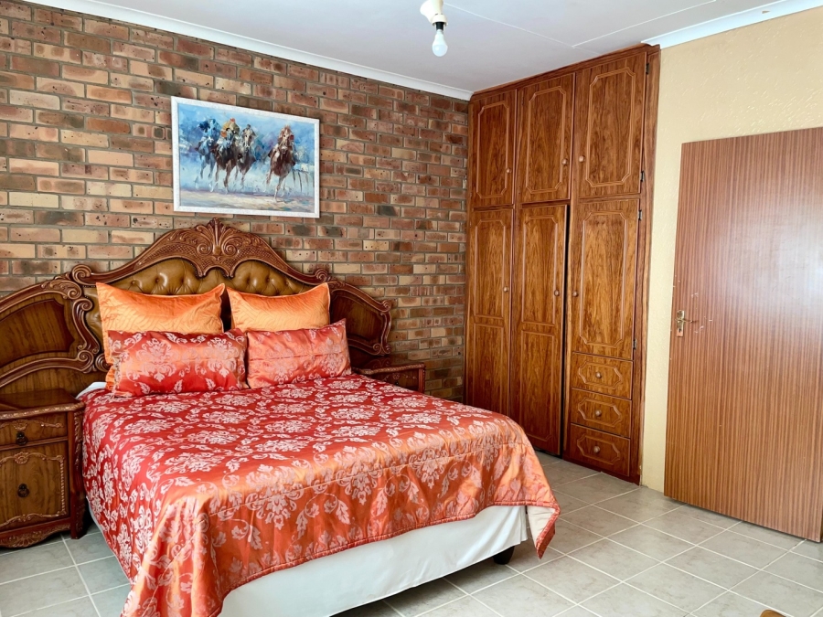 3 Bedroom Property for Sale in Flamwood North West